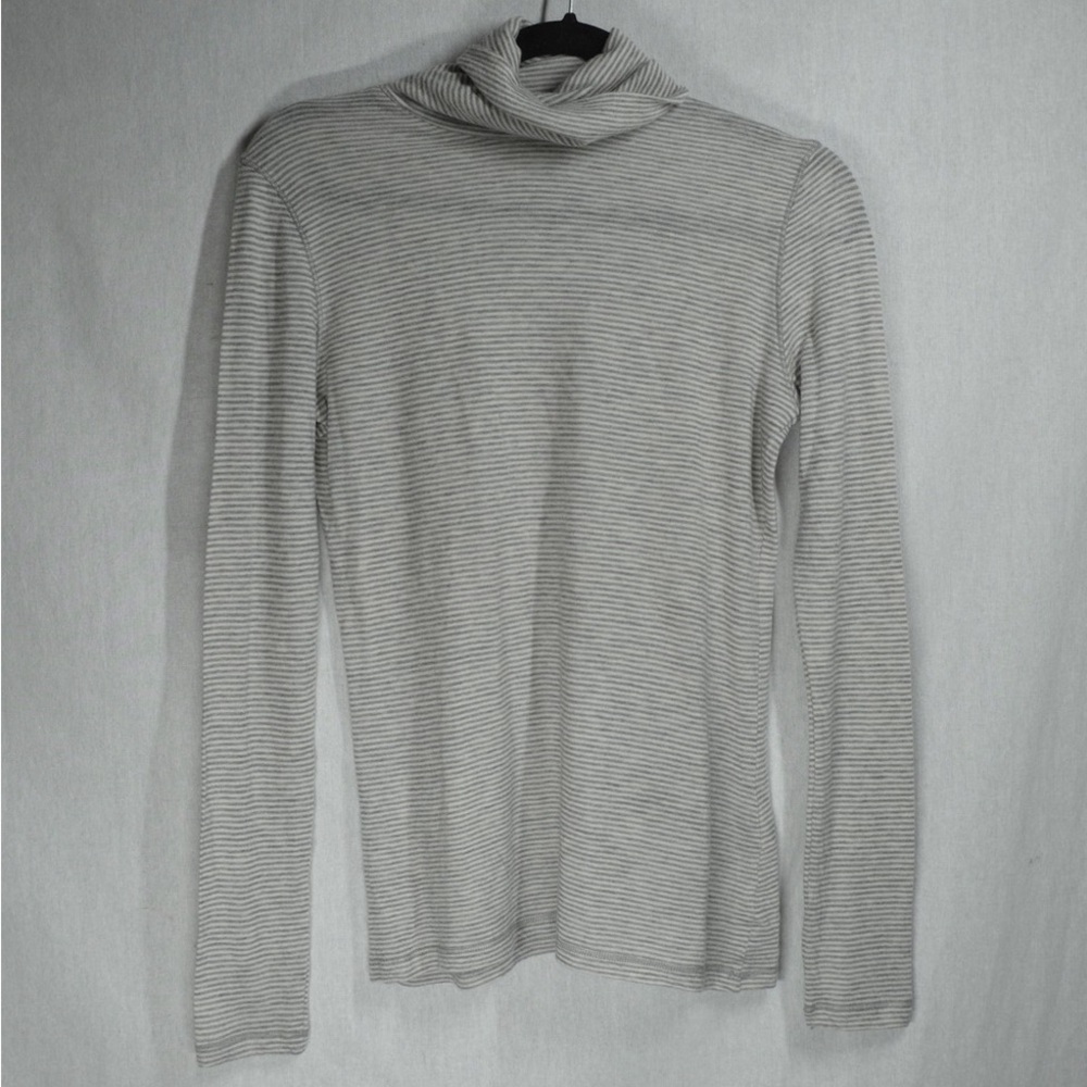 Majestic Filatures 100% cashmere gray striped turtleneck